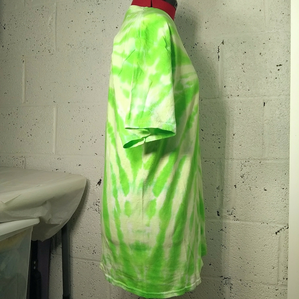 Delta Boutique Tie Dye Neon Green Boho Large T-shirt - Picture 7 of 10